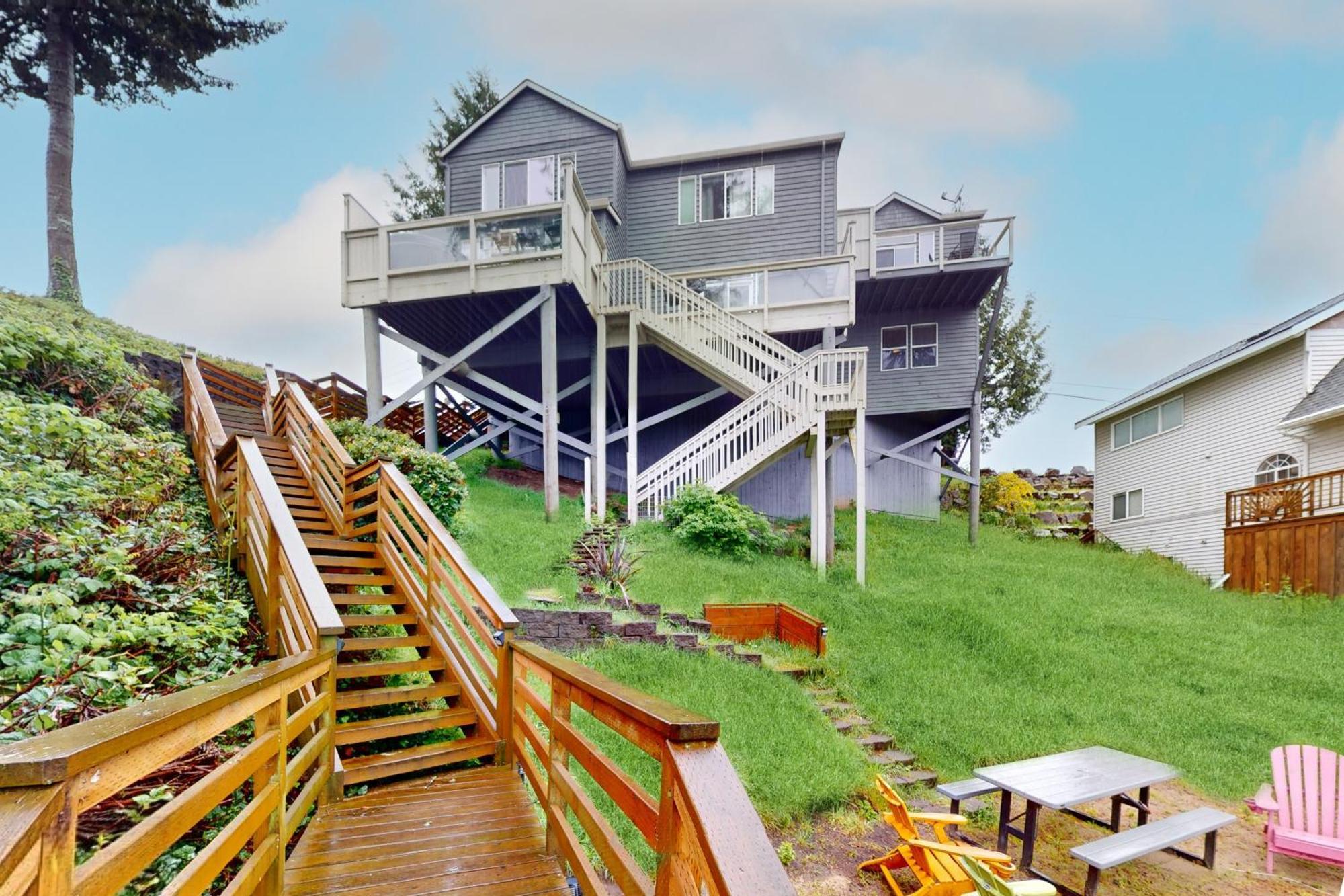 Lazy Lookout On Devils Lake Lincoln City Exterior photo